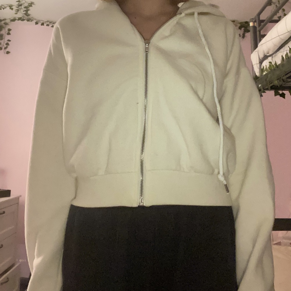 forever 21 pale yellow cropped hoodie with zipper